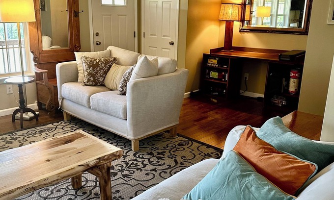 Creston Other | Charming tranquil farm getaway w/private lake, fishing, river. 2 pets free.
