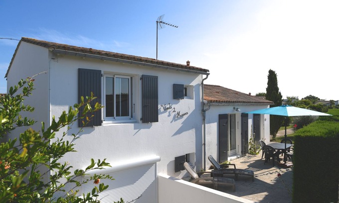 Sainte-Marie-de-Re Villa | Charming villa facing south in a quiet and close to the sea and shops