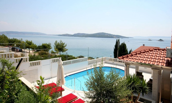 Seget Vranjica Villa | Charming Villa Marin, 30 meters From The Beach. Pool heated. Split-Trogir Area
