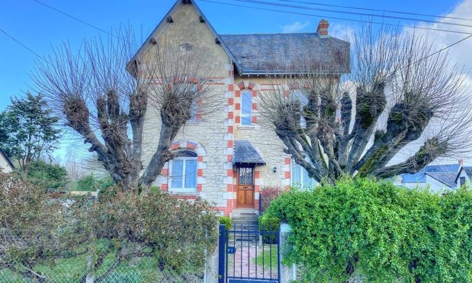 Sepmes Cottage | Charming Villa with Private Garden, Modern Amenities, and Prime Location in Loire Valley
