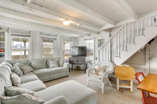 Westbrook Center House | Charming Westbrook Cottage, Steps to Private Beach