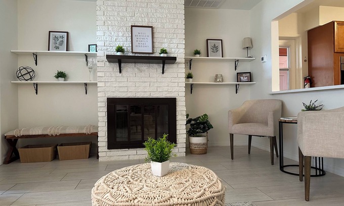 Cypress Gardens House | Charming Winter Haven Home. 2 Miles to Legoland with nightly firework show!