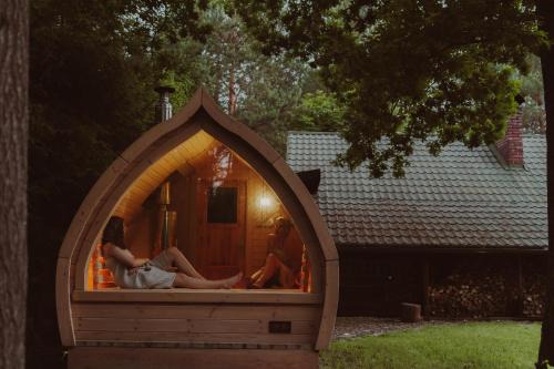 Narol House | Chata w Leśnych Pieleszach - sauna & balia z jacuzzi na wyłączność