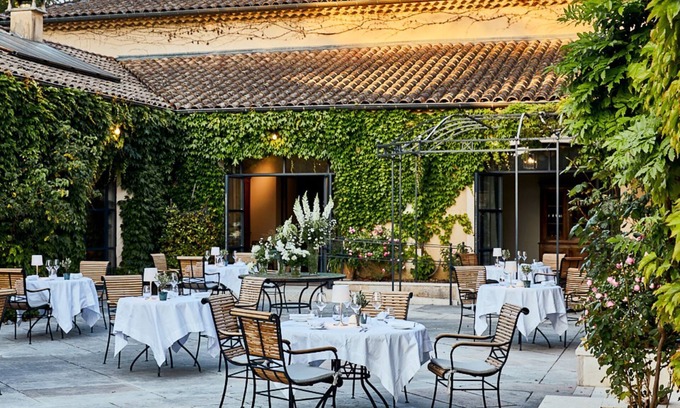 Sabran Hotel | Chateau De Montcaud