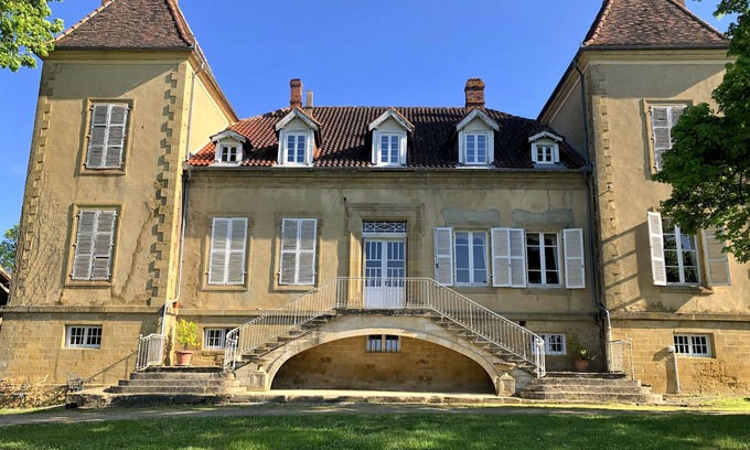 Couloume-Mondebat Other | Château on a hill surrounded by its own land overlooking the countryside