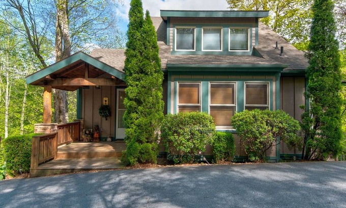 Foscoe House | Chatham Trade in Echota - gated community with amenities, private hot tub