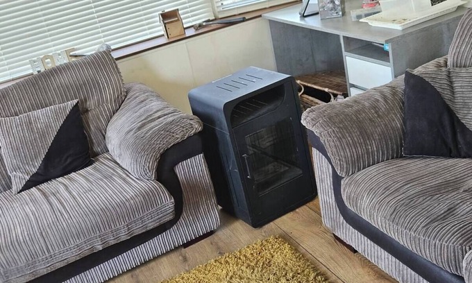 Keadue Cabin | Cheap & Cheerful Cabin with WiFi in Swinford