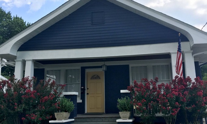 Hollywood - Mt. Vernon House | Cheerful and Cozy in the Heart of Chevy Chase!