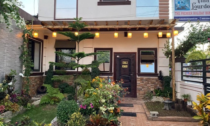 Lucap Bed & Breakfast | Cheerful/Comfortable 2 Bedroom Vacation Home near Hundred Islands 3 mins away!