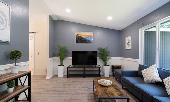Education Hill House | Cheerful house near Redmond downtown