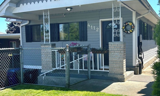 North End House | Cheerful Proctor Home in the Heart of the 253n