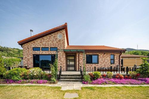 Cheongdo House | Cheongdo Peach Blossom Private Pension