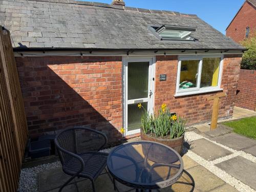 Shobdon Apartment | Cherry Cottage Retro Stay, Stourport-on-Severn