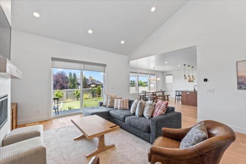 Kaysville House | Cherry Hill stay and play near lagoon