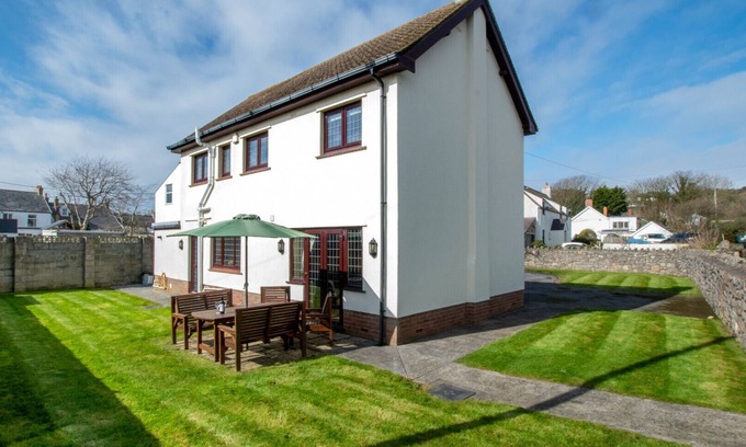 Horton House | Cherry Tree Cottage - Three Bedroom House, Sleeps 5