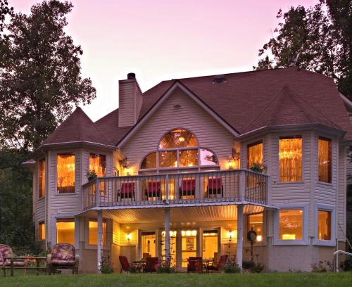 Stroudsburg Bed & Breakfast | Cherry Valley Manor