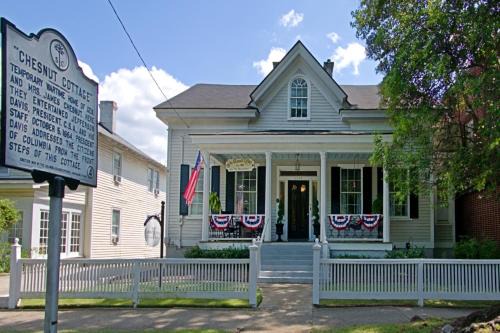 Columbia Bed & Breakfast | Chesnut Cottage Inn Bed & Breakfast