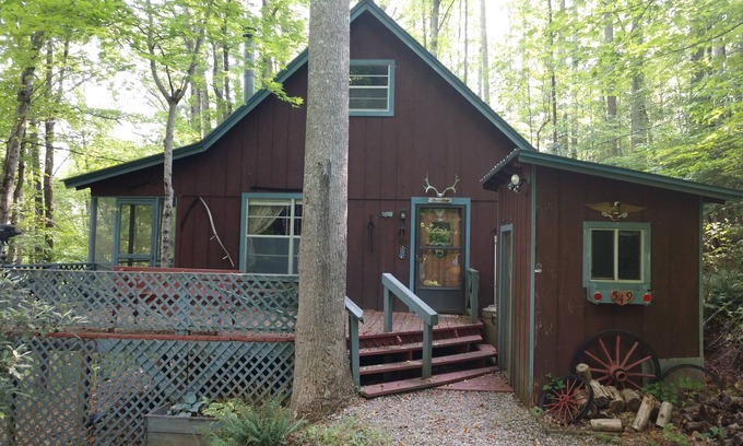 Rabun Gap Cabin | Chestnut Mountain Rustic Cabin Retreat