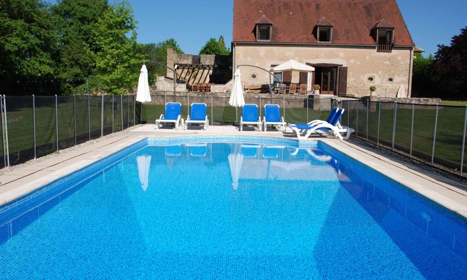 Moulins Engilbert Cottage | Chez Charolais - sleeps 10 guests in 5 bedrooms