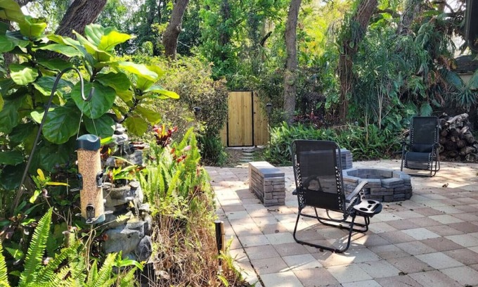 Lake Magdalene House | Chi House: 2/1 w Zen vibes | Pet Friendly