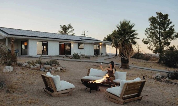 Panorama Heights House | Chi House | Hot Tub, Cowboy Pool, Park Views