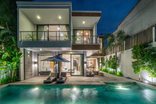 Padonan Villa | Chiama Sun - Berawa Best-Kept Secret - Luxury 4BR Villa with Pool, BBQ - Fast Wi-Fi
