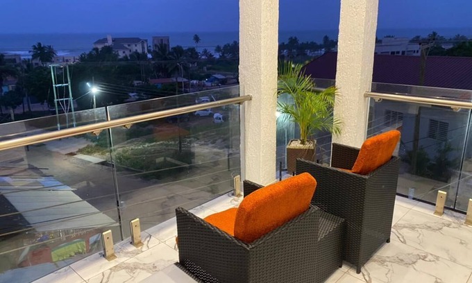 Kokrobite Apartment | Chic 1-bedroom apartment with AC and WiFi in marvelous Kokrobite