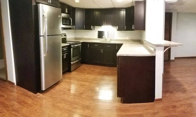 Sheffield Neighbors Apartment | Chic 2-bedroom in center of Lincoln Park/Depaul/Wrigley + Parking