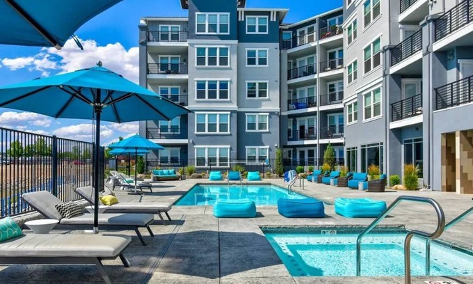 Sparks Apartment | Chic Apt. w/Jacuzzi, Pool, Nr Casino & Shopping