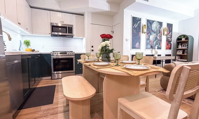Beverly Hills Apartment | Chic Beverly Hills Condo - Near Rodeo Dr, The Grove