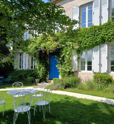 Saint-Genes-du-Retz Bed & Breakfast | Chic & charme au Presbytère