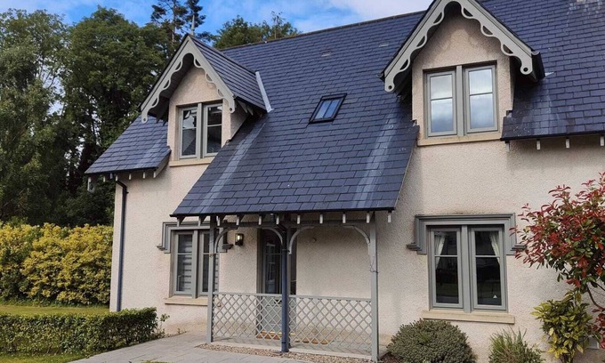 Enniskillen House | Chic, Classy & Cosy - Lough Erne Golf Village Resort. Boutiquey Home-from-Home