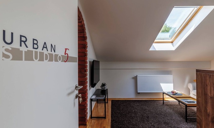 Cakovec Apartment | Chic & cozy studio - modern comforts, 2 min from the centre & top attractions!