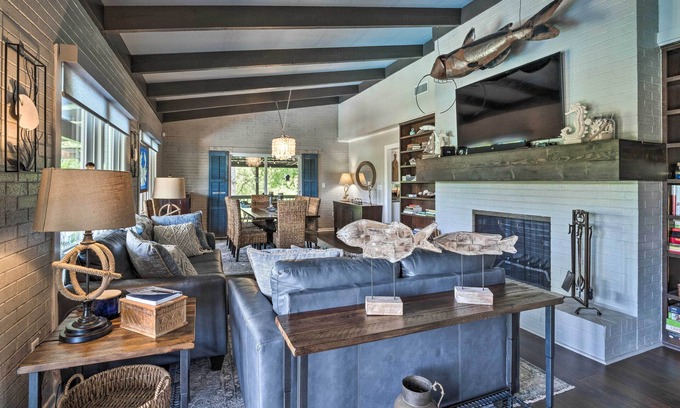 Lampasas House | Chic Family-Friendly Home with Outdoor Oasis!