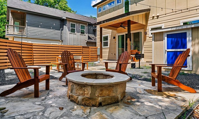 Govalle House | Chic Home Nr Downtown, Pets OK, Big Yard, Fire Pit