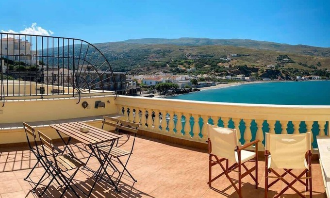Paleopolis Apartment | Chic Magnificent Sea View Suite