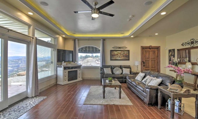 Chico House | Chic Paradise Home with Terrace 13 Mi to Wineries!