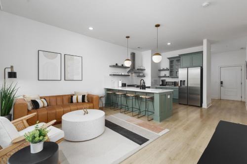 Cleveland Park Apartment | Chic Spacious 2 Bedroom Walk to Coffee and Restaurants