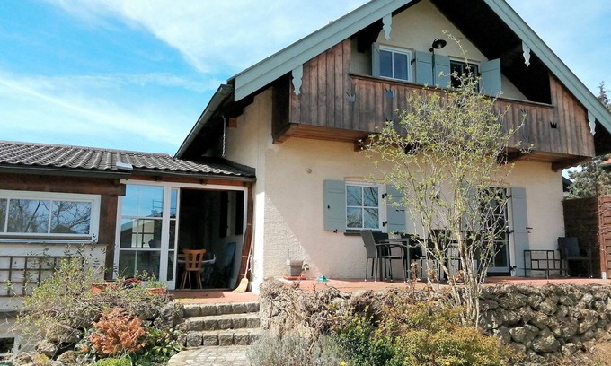 Rimsting House | ChiemseeZeit - cozy vacation home on Lake Chiemsee with fireplace & sauna