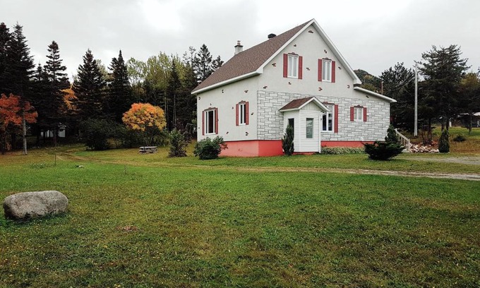 Sainte-Anne-des-Monts House | Chill Shack - Auberge Jeunesse