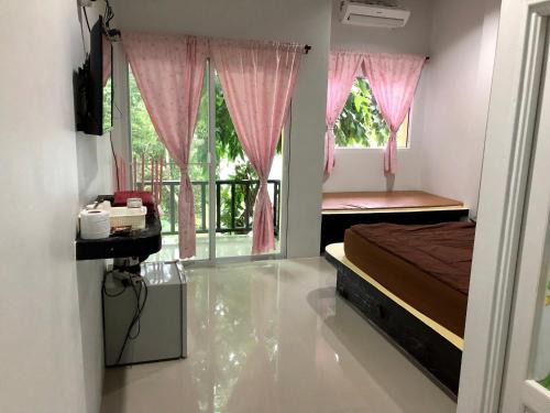 Sangkhla Buri Hotel | chillchillsangkhlaburi โรงแรมชิลชิลสังขละบุรี