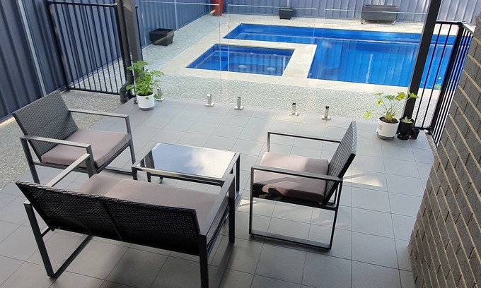 Christie Downs House | Christies Cove Family Home with heated Spa and Pool for 8 people