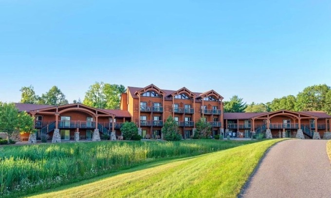 Wisconsin Dells Resort | Chula Visita condo with 4 beds. Top floor loft with amazing views!