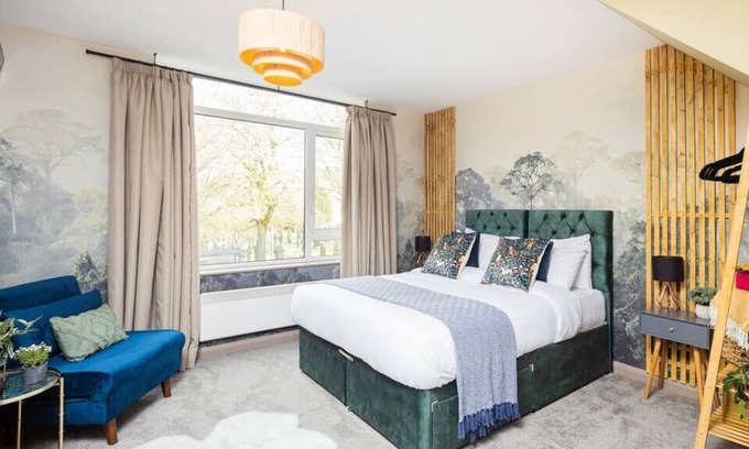 Horwich Apartment | Church View Summary: