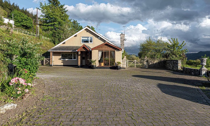 Llanrwst Cottage | CILFAN, pet friendly, character holiday cottage in Llanrwst