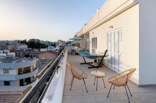 Larnaca City Centre Apartment | City Center Top Floor Big Balcony 2BR Close to the Beach