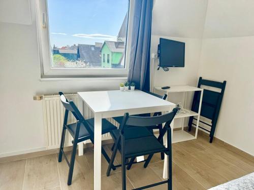 Liesing Apartment | City Studio Apartments with Fitness & Parking