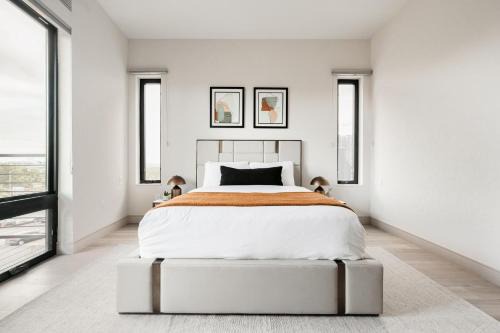Jefferson Park House | City Views! - Chic Jefferson Park Condo - Tesoro