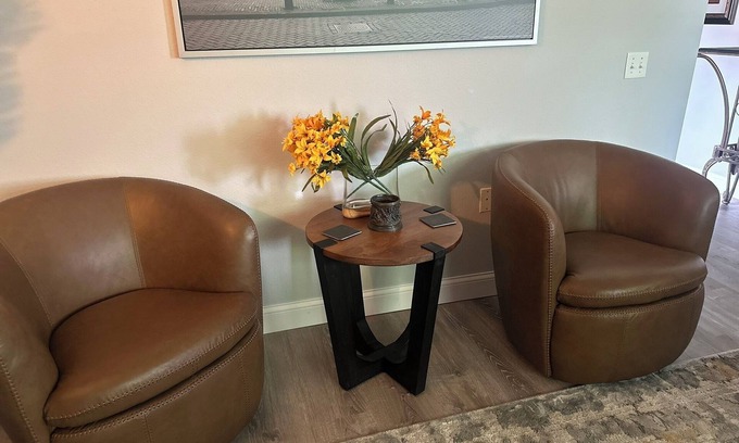 Sun Prairie House | Citys EDGE of Madison- SLEEPS 10 & ONLY 6 Miles to downtown