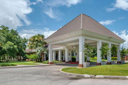 Gonzales Hotel | Clarion Inn Conference Center